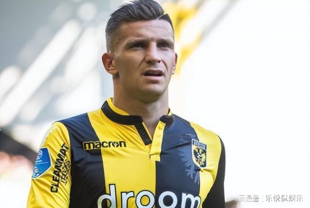 两人携带无 两人携带无